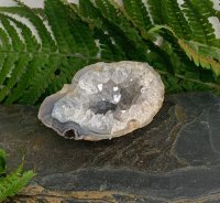 Achát peříčkový drúza - Velikost surového minerálu: M = cca 3 - 4 cm
