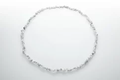 Magnezit náhrdelník dlouhý sekaný